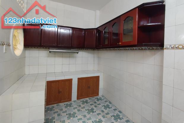 Bán nhà Mặt tiền hẻm 4m, Huỳnh Văn Bánh, 52m² (3.7x14.1m) Xe hơi thông