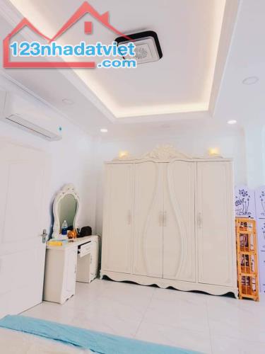 VÀO Ở NGAY! Bán Nhà Đẹp 4 Tầng Cao Thắng, 52m2, Ngang 4.2m, 8.5 Tỷ TL - 2