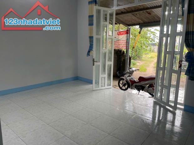 Nhà bán 920 triệu /70 m2 / cấp bốn 2 phòng ngủ, đường ô tô - 2