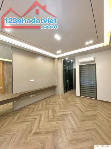 PHỐ VIP NGỌC LÂM 37M2 X 6T ÔTÔ TRÁNH 3M  THANG MÁY, TT TIỆN ÍCH. 7,9TỶ - 2