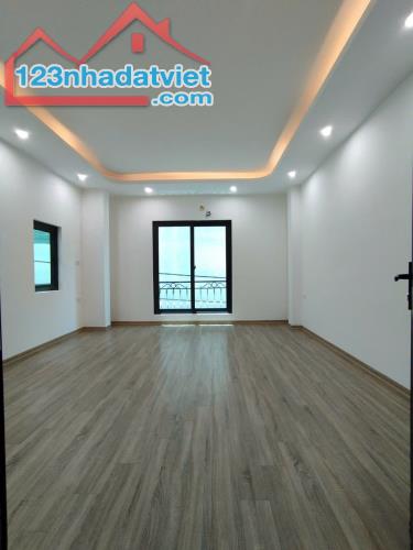 Bán Nhà Mới Siêu Đẹp,Siêu Sang Ở Ngô Quyền,Hà Đông,Ô Tô Lùi Tận Cửa.Giá 7.9Tỷ CóTL - 2