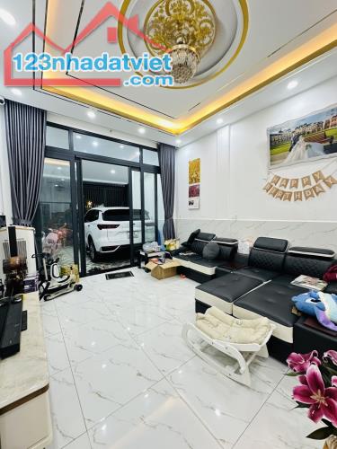 Bán Nhà Quận Bình Thạnh, đường Hoàng Hoa Thám, 2 Tầng, 74m2 - 3