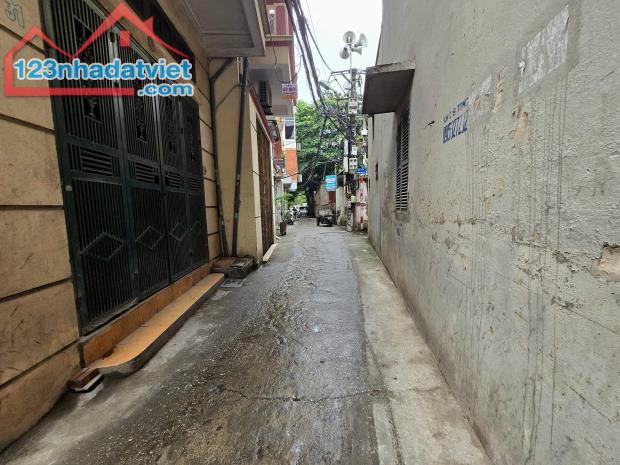 Bán nhà phố Giáp Bát, HOàng Mai 53m, 6 tầng. Giá: 12 tỷ