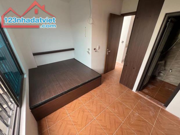Bán nhà phố Giáp Bát, HOàng Mai 53m, 6 tầng. Giá: 12 tỷ - 2