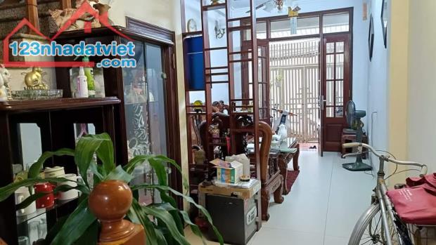 Khu vip ngõ 203 Kim Ngưu nhà đẹp DT sổ 47mx4 tầng chắc chắn dân xây kiên cố 7.3 tỷ.