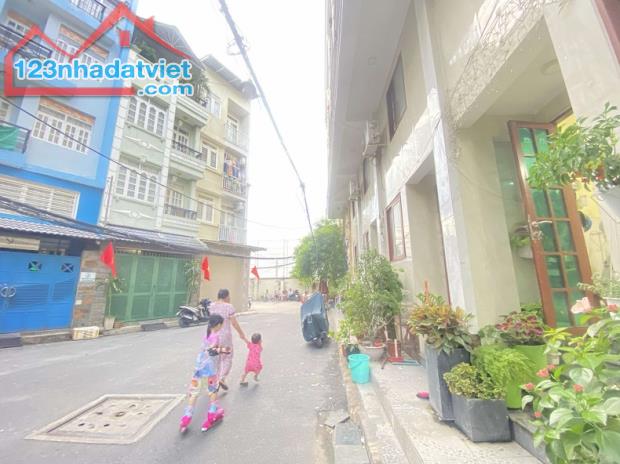 Bán CHDV HXH hạ chào 4 tỷ, Bạch Đằng, P2, Tân Binh, 160m2, 5 tầng, giá rẻ - 1