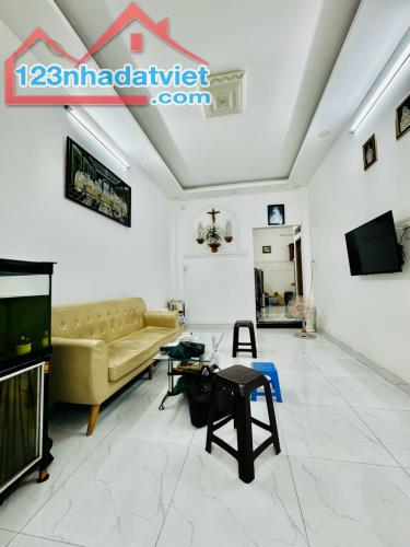 Cách Mạng Tháng Tám- 52m2- 2 tầng- khu vưch hiếm- phường 7- 6.5 tỷ. - 1