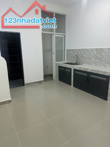 Cho thuê mặt bằng kinh doanh mới xây p Tân Phong giá 7tr5. - 3