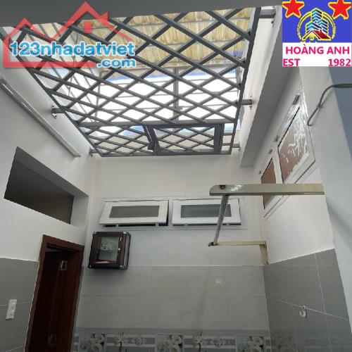 BÁN NHÀ MẶT PHỐ TẠI P. BÌNH TRƯNG TÂY , QUẬN 2 _ 3 TẦNG 4 PN _ 61 m2 _ ❌ CHỈ 5 TỶ AA - 3