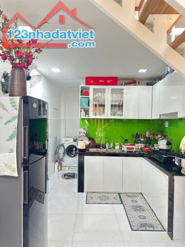 Bán Nhà 2 Tầng BTCT, DTSD80m2, Lý Chính Thắng, Quận 3, Chỉ 4.9 Tỷ (TL) - 4