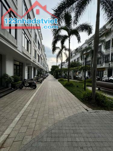 Bán nhanh liền kề Vinhomes Gardenia, 94m2  5 tầng, thang máy, hoàn thiện đẹp - 1