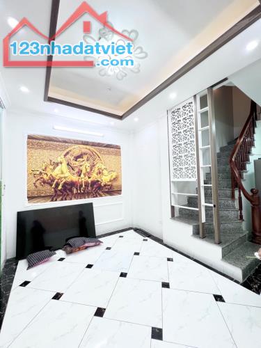 BÁN NHÀ 5 TẦNG TAM TRINH HOÀNG MAI, 31M2 ,GIÁ 4X - 2