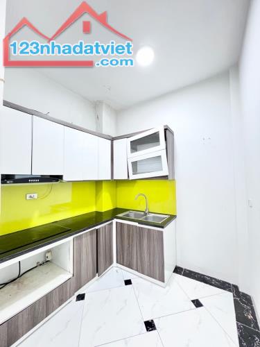 BÁN NHÀ 5 TẦNG TAM TRINH HOÀNG MAI, 31M2 ,GIÁ 4X - 3