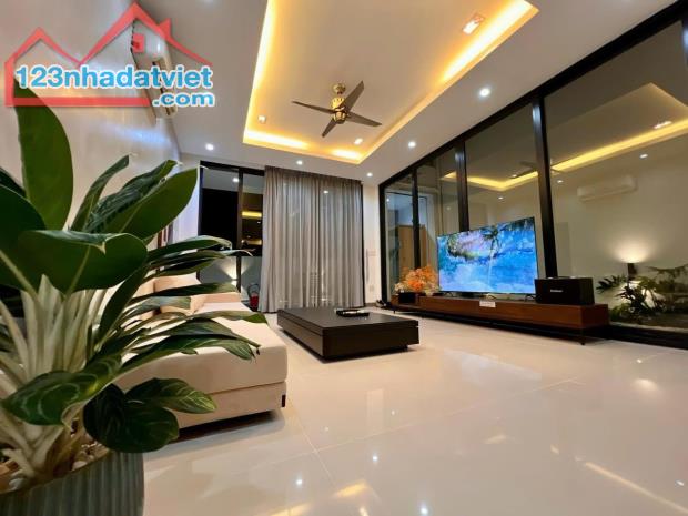 Cần Chuyển Nhượng Căn Villa Siêu Sang Ngay Phố Du Lịch Biển Đà Nẵng - 1