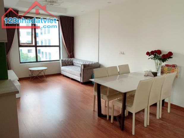 Bán căn hộ Valencia Garden Việt Hưng-Long Biên-61m 2n1wc-full đồ-giá 3.3 tỷ (thương lượng) - 2