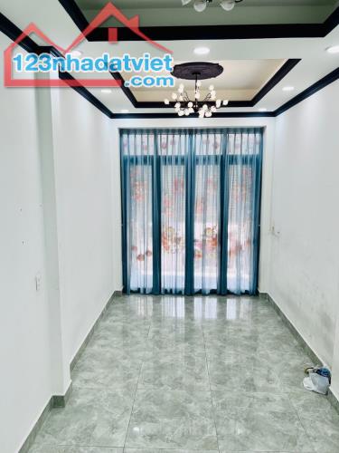 Nhà mặt tiền đẹp KD 4 tầng đúc ở ngay, Nguyễn Thanh Tuyền, Tân Bình, 57m2, nhỉnh 11 tỷ TL - 2