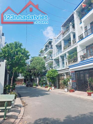 Bán vài lô đất góc ngay trong khu dân cư Hiệp Thành City, khu The Park Land, Q12 - 2