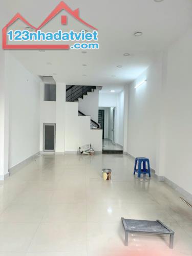 Nhà nguyên căn mặt tiền đường Đường Hoa, Phường 7, Phú Nhuận