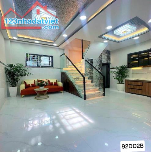 QUẬN 11,Lê Thị Bạch Cát,HẺM XE HƠI VÀI bước chân, ngang 4,2 dài5,2m2,Gía 3 tỷ hơn - 5