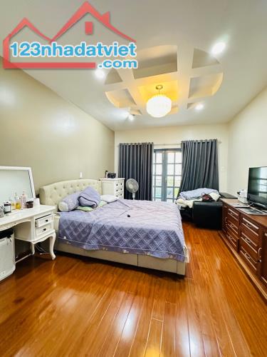 Biệt thự villa Bình Thạnh 4 tầng 8*15 sang trọng có hồ cá sân vườn - 4