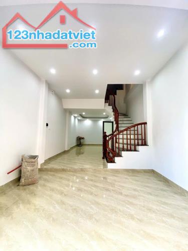 Bán nhà đẹp xã Kim Chung 40m2(4mx10m)x4 tầng, thiết kế hiện đại, đủ công năng, giá 3,9 tỷ