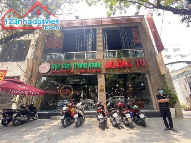 MT lớn, gần Hai Bà Trưng
 120 BIS NGUYỄN ĐÌNH CHIỂU, ĐAKAO, QUẬN 1
Giá: 289,000,000 - 1