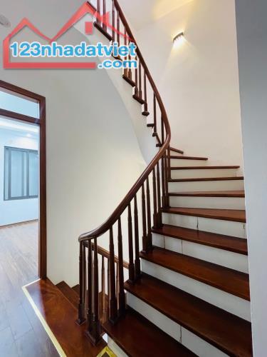 Bán nhà Mỗ Lao, đầu phố Vũ Trọng Khánh, ô tô đỗ cửa, DT 40m2. Giá 8 tỷ. - 1