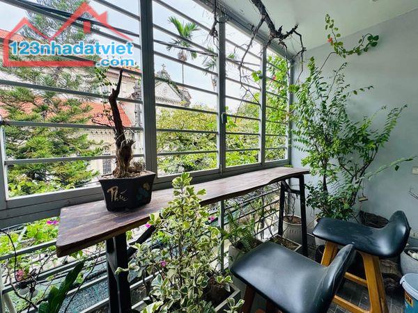GIÁP BÁT OTO ĐỖ CỬA - DÂN XÂY CHẮC CHẮN - NHÀ ĐẸP - 55m - 2