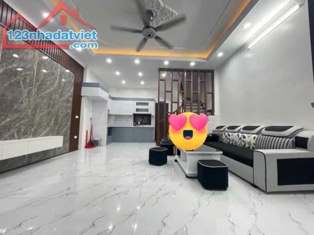 BÁN NHÀ THỌ AM LIÊN NINH 40M2 5 TẦNG CÁCH Ô TO TRÁNH  9M