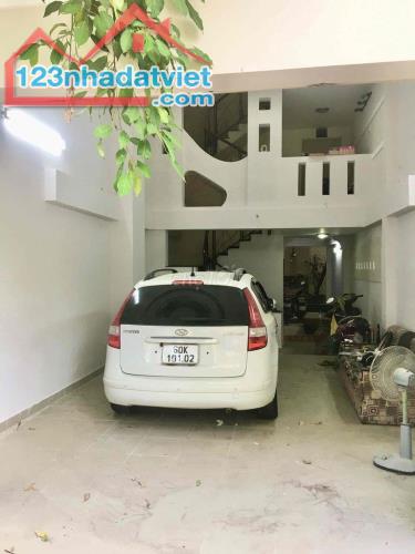 Cho thuê nhà mặt tiền đường Đỗ Công Tường, Quận Tân Phú, 5PN 6WC. - 2