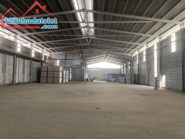 Cho thuê 1000m2 và 1800m2 ở CCN Cầu Gáo Đan Phượng kho cao 9m khung Zamil