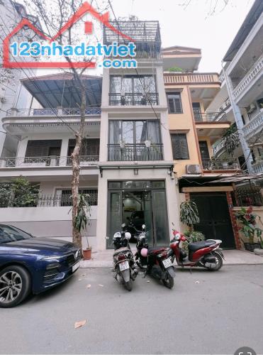 Bán nhà Kim Mã-DT 40 m2 x 4 tầng.MT 3,5m.MẶT NGÕ TO NHƯ PHỐ-THÔNG TỨ TUNG-KINH DOANH.