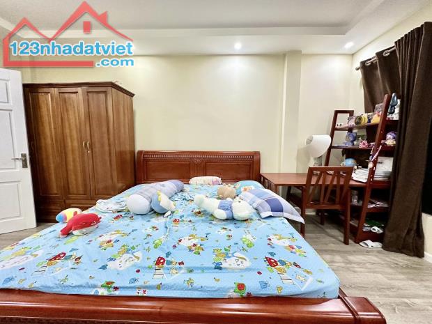 Bán nhà Phố Chùa Bộc, Đống Đa. DT: 47m, 6 tầng. Giá: 8 tỷ. 8 PN kép kín - 1