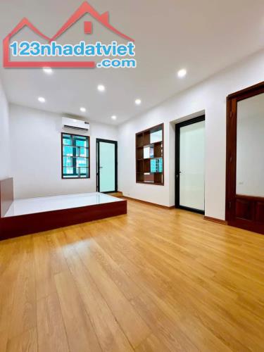 BÁN NHÀ TẬP THỂ THÁI THỊNH, ĐỐNG ĐA, 65M2 (36m2 sổ), 2 NGỦ, 2 THOÁNG, 2.6 TỶ.