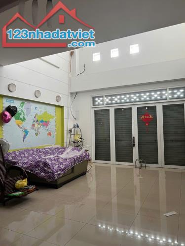 Bán Biệt Thự 3 Lầu Khu D2D Phường Thống Nhất, Biên Hoà, Đồng Nai 160m2 Gía 14 Tỷ - 1