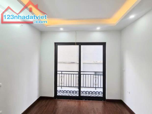 BÁN NHÀ CHÂN CẦU TỰ KHOÁT. THANH TRÌ 56M2 5 TẦNG 4,15 TỈ - 3