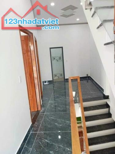 Nhà sổ riêng hoàn công 2 lầu trệt mới xây 3.3 tỷ/72 m2 , đường nhựa 8m - 2