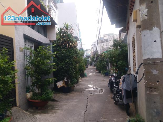 Bán nhà Quận 6, đường Bà Hom, hẻm xe hơi, 70m2, 1 lầu, nhỉnh 5 tỷ