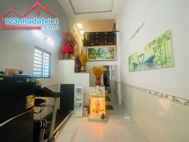 Bán nhà Quận 6, đường Bà Hom, hẻm xe hơi, 70m2, 1 lầu, nhỉnh 5 tỷ - 1