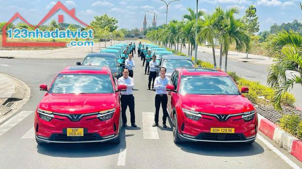 Dịch vụ TAXI ĐIỆN XANH SM - TRẢNG BOM ĐỒNG NAI – từ 12000đ/km. Lh:0936139168 – 0394501501.