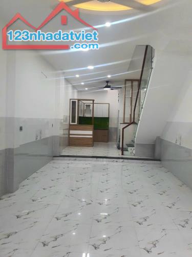 Cần thanh lý gấp căn nhà 95m2 Xã Tân Kiên - H.Bình Chánh - 1