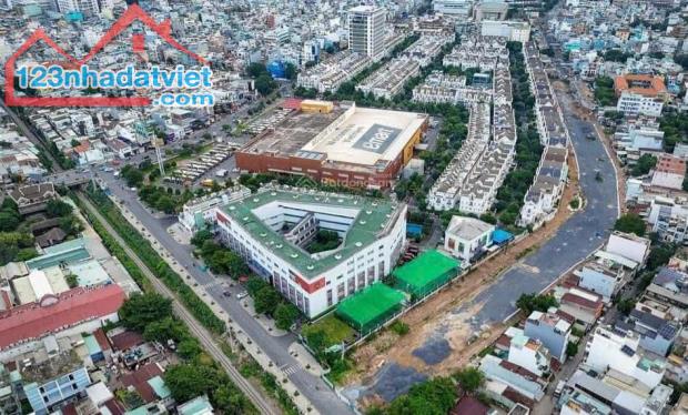 Sát Trường Đại Học Văn Lang - Bán Lô Đất Đường Dương Quảng Hàm (CN 110m2) GPXD: 6 Tầng - 3