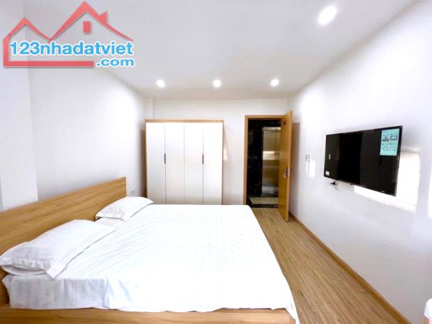 Bán Ccmn 60m2 Cát Linh, 50m ra phố, 6 tầng thang máy