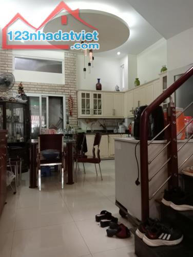 Phân lô Kim Đồng 70m 5tầng, Kinh doanh, Vỉa hè ô tô đỗ 2xe tránh; Giá 16 tỷ _LH 0795986686 - 2