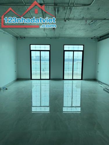 CC cần cho thuê MBKD SHOWROOM MP Lạc Long Quân, Tây Hồ, 150m2, 7 tầng, MT 6m, 1 hầm, 200 - 2