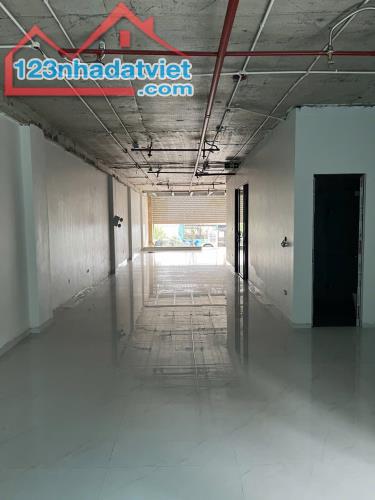 CC cần cho thuê MBKD SHOWROOM MP Lạc Long Quân, Tây Hồ, 150m2, 7 tầng, MT 6m, 1 hầm, 200 - 3