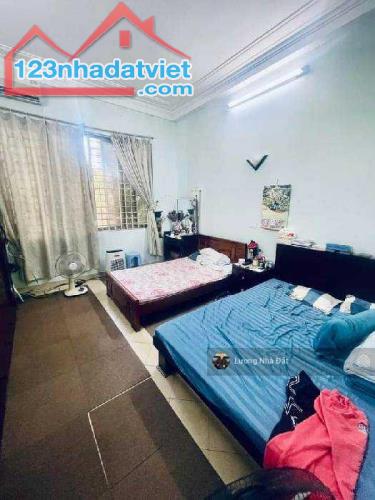 Bán nhà Nguyễn Văn Huyên, gần Công viên Nghĩa Đô, 3 ô tô tránh vỉa hè dt 63m² giá 20 tỷ. - 3