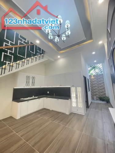 Bán Nhà Siêu Cổ Điển, Full Nôi Thất, 110m2, SH hoàn công - 2