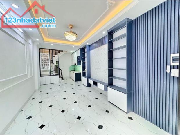 Chỉ 2.5 tỷ mua ngay nhà La Phù 5 Tầng, 4 phòng, chỉ 20m đường ô tô đỗ, kinh doanh - 1