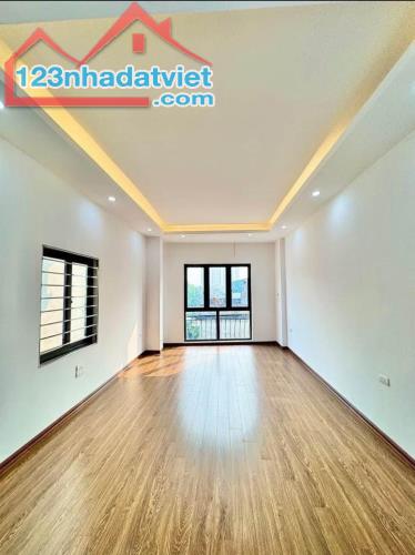 Chỉ 2.5 tỷ mua ngay nhà La Phù 5 Tầng, 4 phòng, chỉ 20m đường ô tô đỗ, kinh doanh - 4